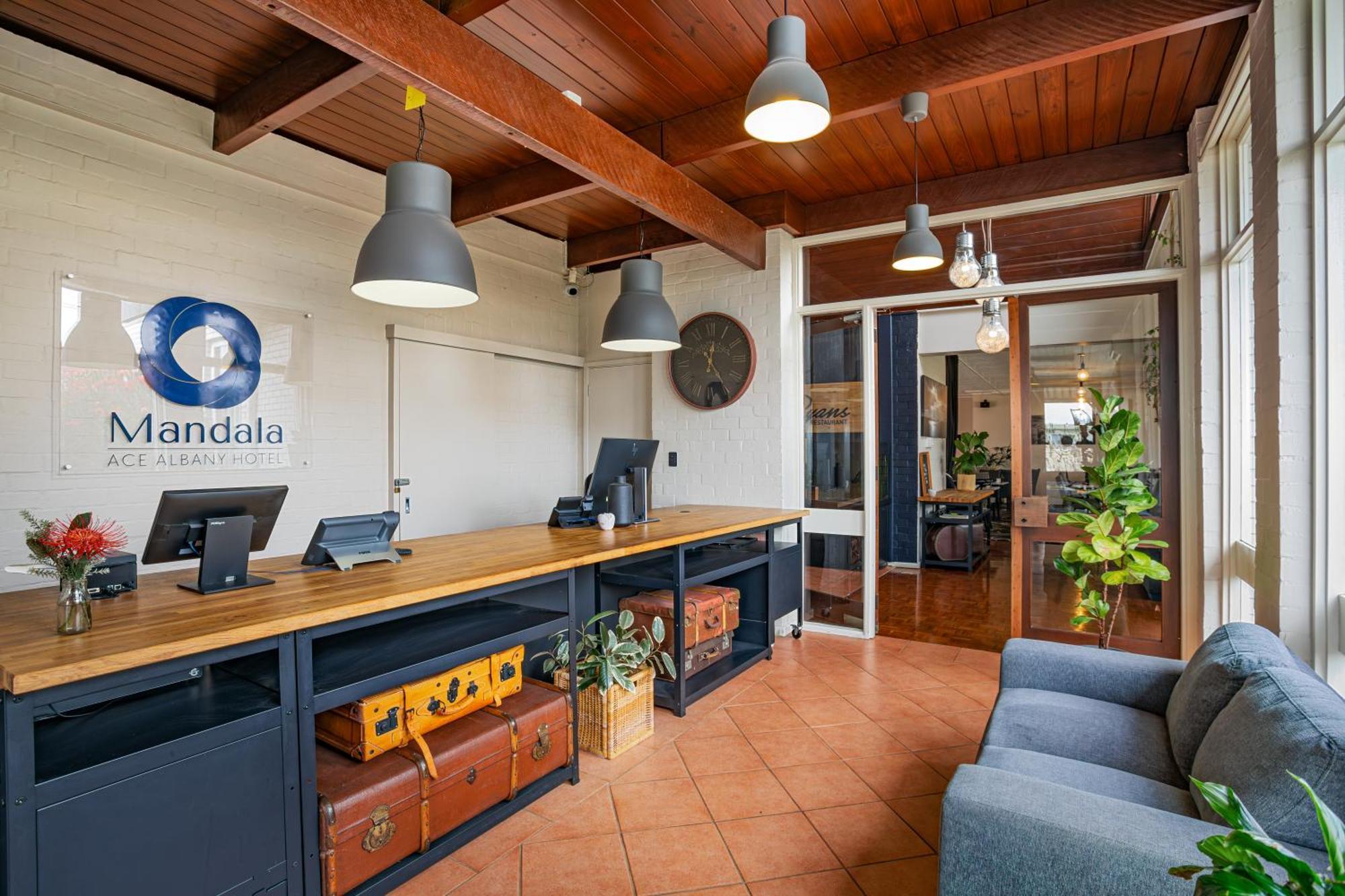 Mandala Ace Albany Hotel Екстериор снимка